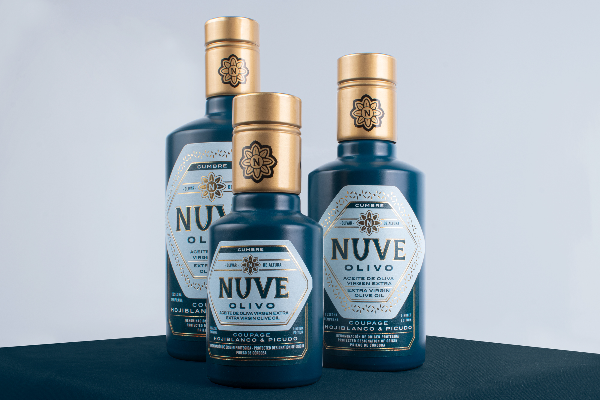 Diseño de branding y packaging para aceite cordoba. Diseñadores de branding y packaging Cordoba Nuve-olivo-diseño-de-etiqueta-aceite-oliva